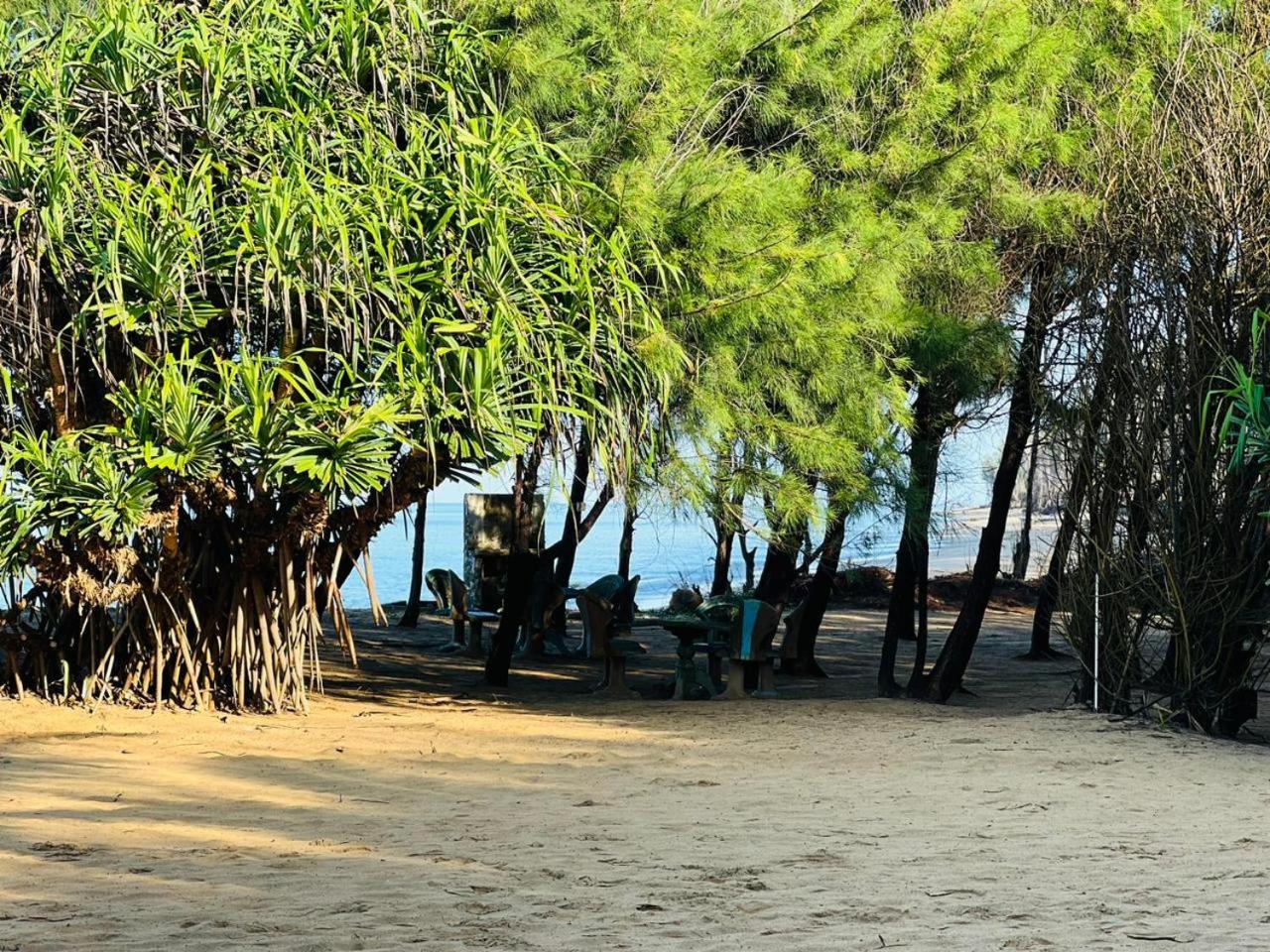 Omeesha Beach Hotel Kalpitiya Exterior foto