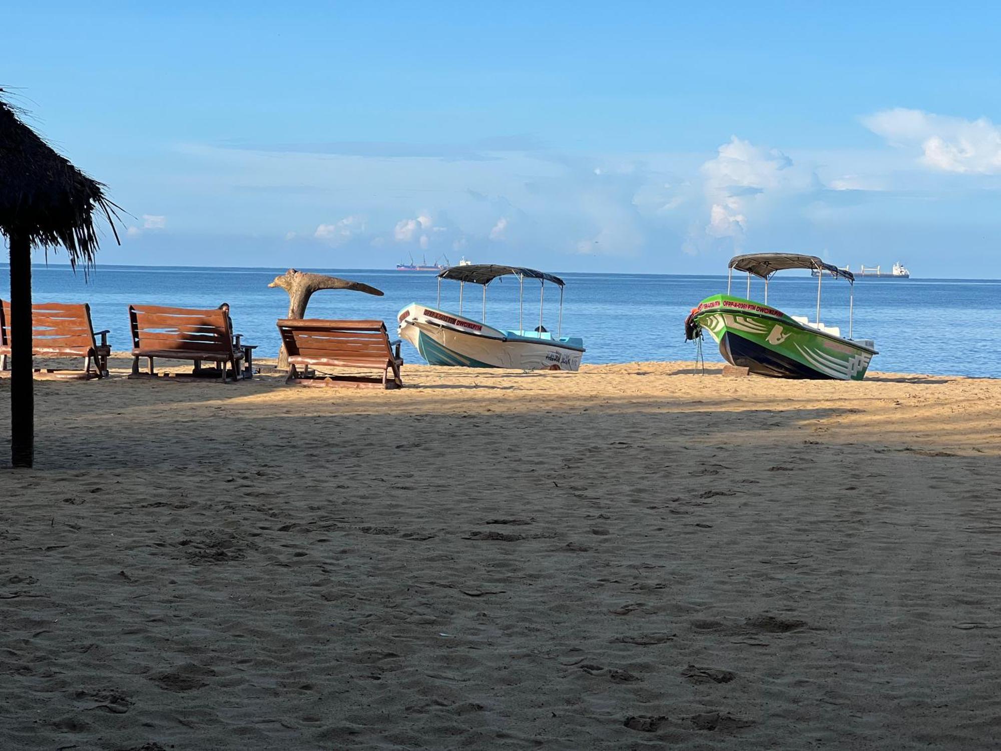 Omeesha Beach Hotel Kalpitiya Exterior foto