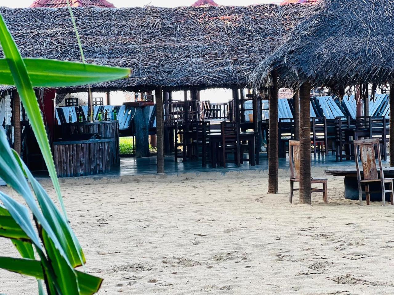 Omeesha Beach Hotel Kalpitiya Exterior foto