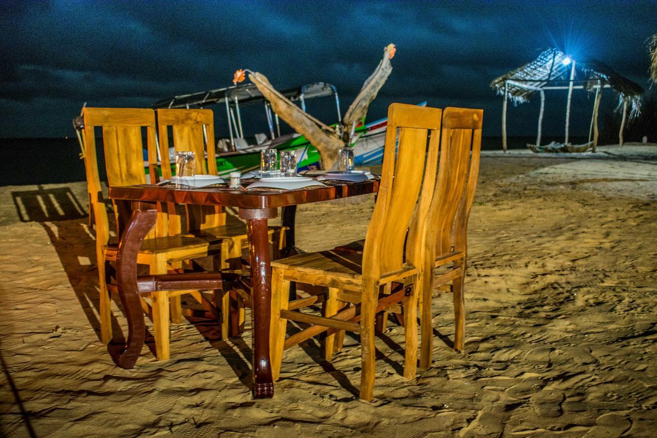 Omeesha Beach Hotel Kalpitiya Exterior foto