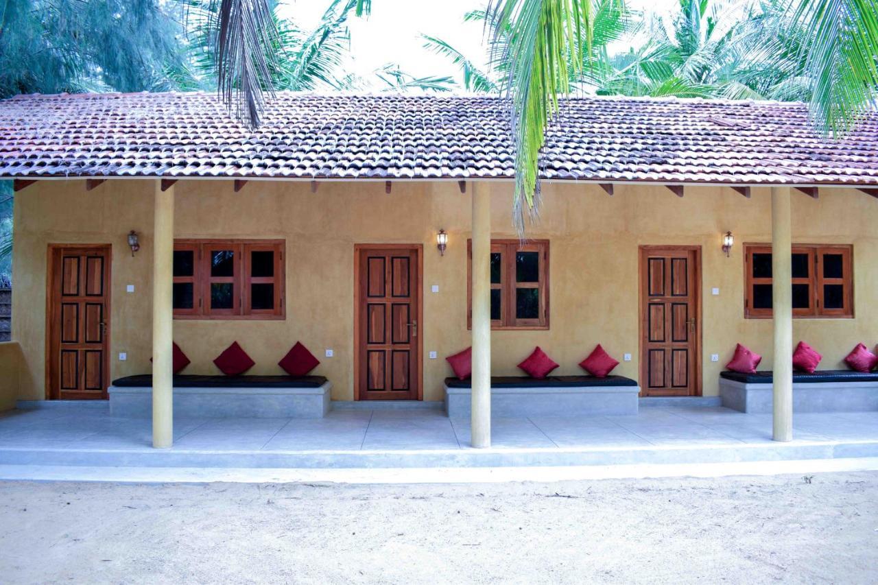 Omeesha Beach Hotel Kalpitiya Exterior foto